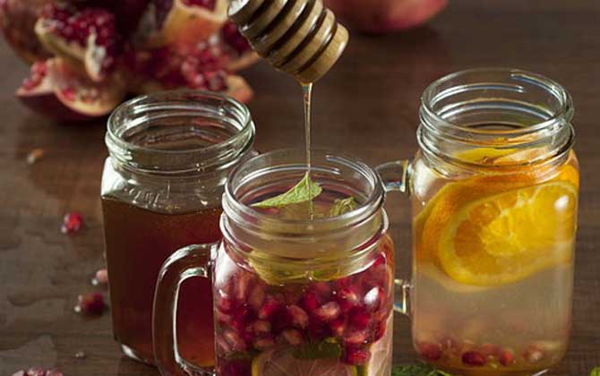 蜂蜜水的作用與功效有哪些?經(jīng)常喝杯蜂蜜水,這8個好處跑不了! 蜂蜜