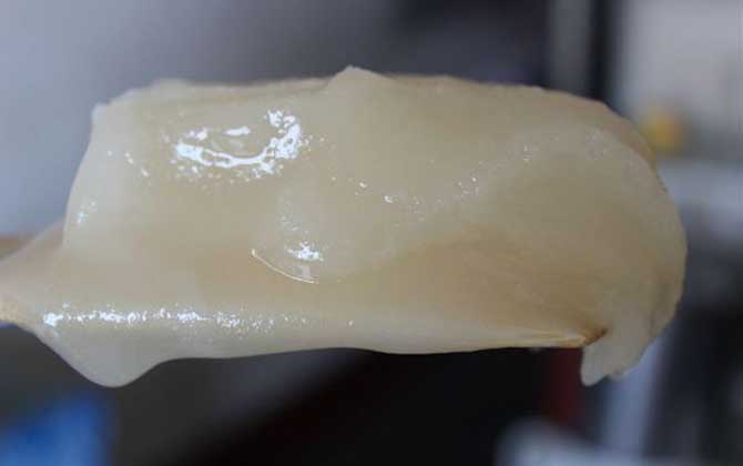 蜂蜜怎么辨別真假?除了色、香、味、結(jié)晶外,價格也是個關(guān)鍵點! 蜂蜜