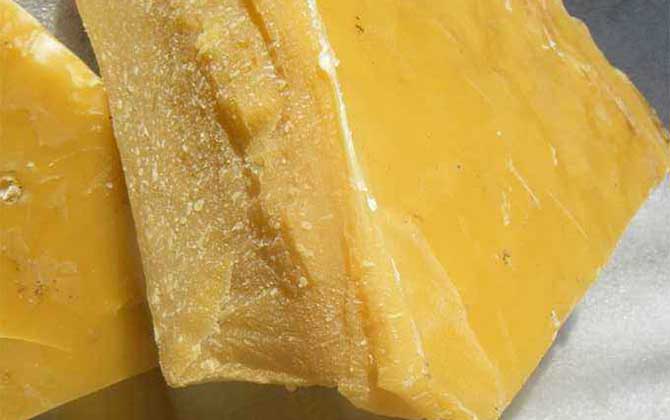 蜂蠟能吃嗎?雖然嚼不爛,也沒什么味道,但營養價值卻不可小噓! 蜂蠟