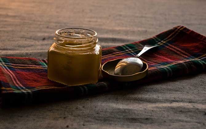 女人長期喝蜂蜜的壞處有哪些?若喝法不正確,這4個(gè)壞處要提防! 蜂蜜