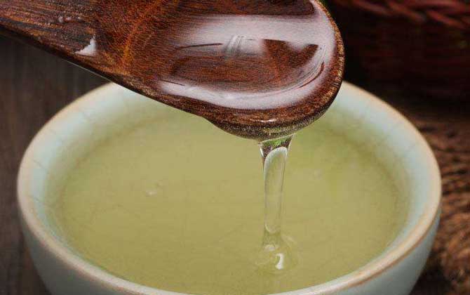 洋槐蜂蜜有什么功效與作用?經(jīng)常喝洋槐蜂蜜,這7個(gè)好處跑不了! 洋槐蜂蜜