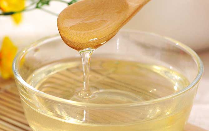 洋槐蜂蜜有什么功效與作用?經(jīng)常喝洋槐蜂蜜,這7個(gè)好處跑不了! 洋槐蜂蜜