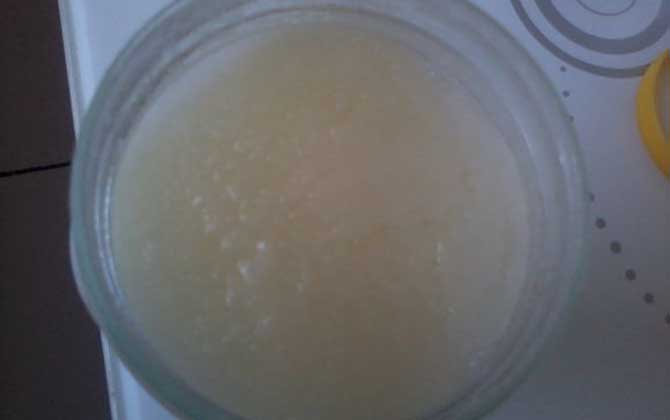 蜂蜜過期是什么樣子圖?蜂蜜過期不等于變質(zhì),只要未變質(zhì)仍能吃! 蜂蜜