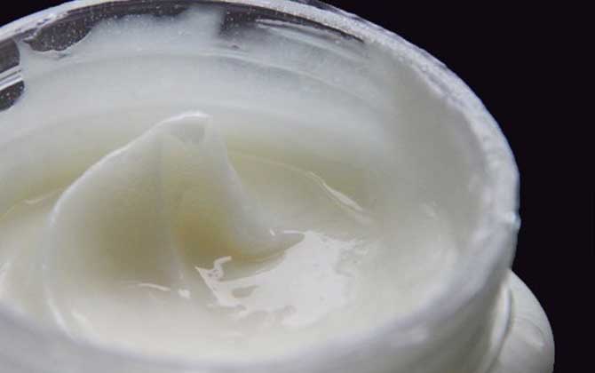 蜂蜜過期是什么樣子圖?蜂蜜過期不等于變質(zhì),只要未變質(zhì)仍能吃! 蜂蜜