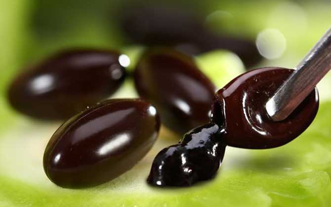 蜂膠吃多久算一個療程?至少吃一個月,有些人可能要更長時間! 蜂膠