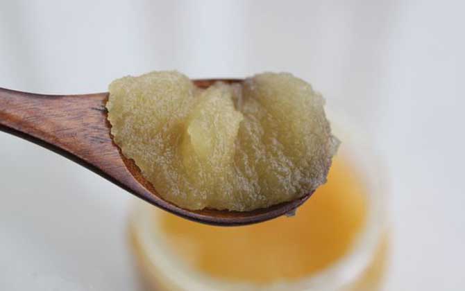 蜂蜜的正確儲(chǔ)存方法,像這樣保存蜂蜜,放多長(zhǎng)時(shí)間都不會(huì)變質(zhì)! 蜂蜜