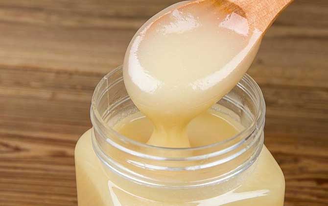 枇杷蜂蜜的功效與作用及食用方法 枇杷蜂蜜