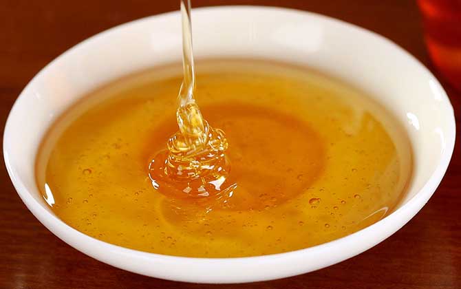 五味子蜂蜜的功效與作用及食用方法 五味子蜂蜜