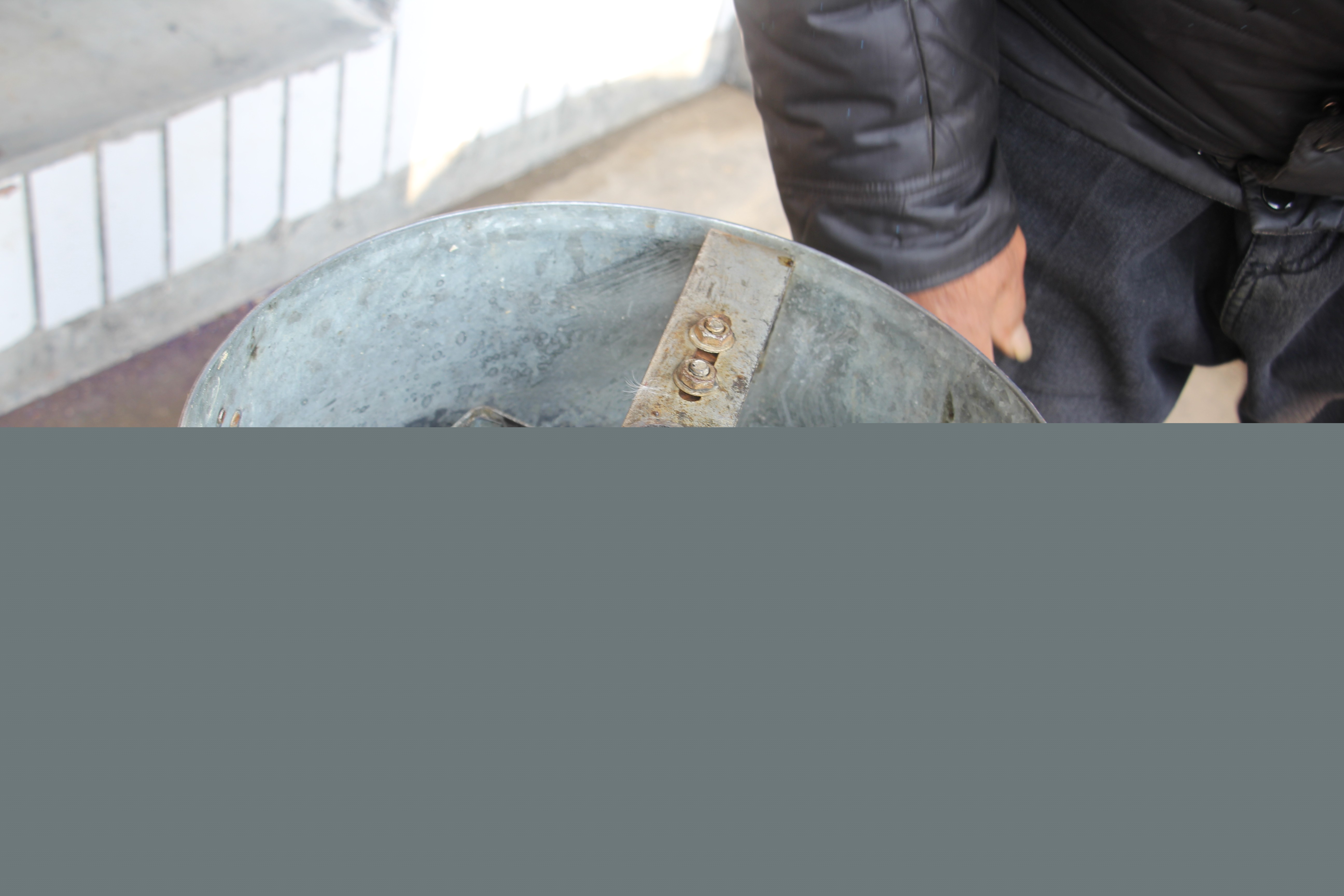 漲知識(shí)：農(nóng)家養(yǎng)土蜂蜜的工具，你認(rèn)識(shí)幾個(gè)？留言回復(fù)，連載哦