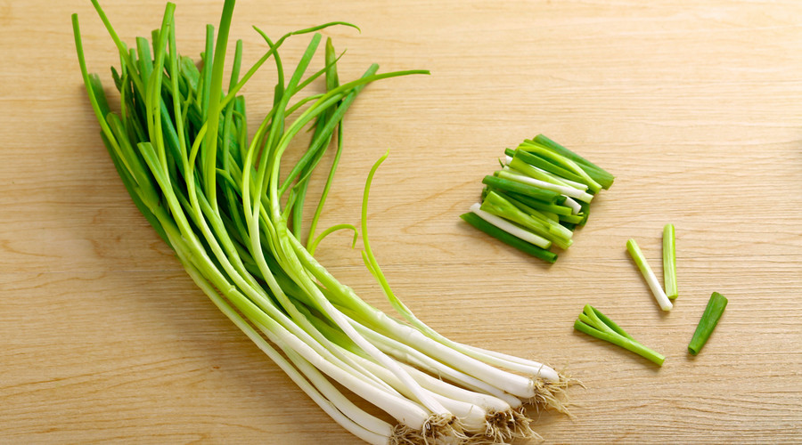 蔥和蜂蜜能一起吃嗎(蜂蜜和蔥一起吃會不會中毒) 蔥和蜂蜜能一起吃嗎(蜂蜜和蔥一起吃會不會中毒)