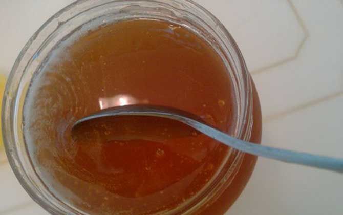 如何鑒別蜂蜜的真假(蜂蜜真假辨別方法大全) 如何鑒別蜂蜜的真假(蜂蜜真假辨別方法大全)