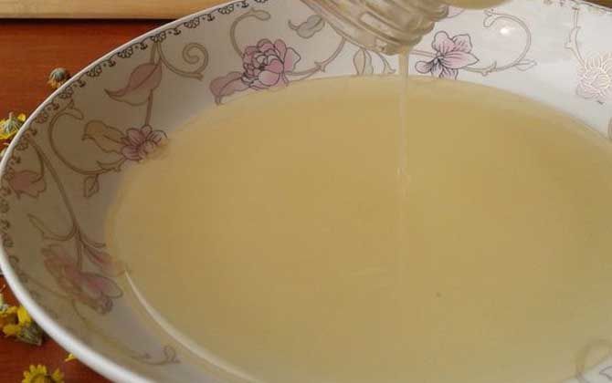 如何鑒別蜂蜜的真假(蜂蜜真假辨別方法大全) 如何鑒別蜂蜜的真假(蜂蜜真假辨別方法大全)