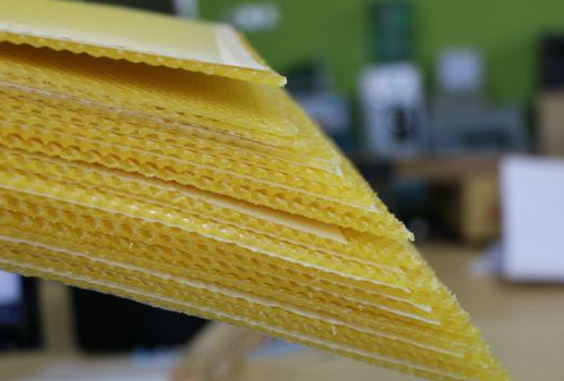 塑料巢礎好用嗎(塑料巢礎的優缺點) 塑料巢礎好用嗎(塑料巢礎的優缺點)