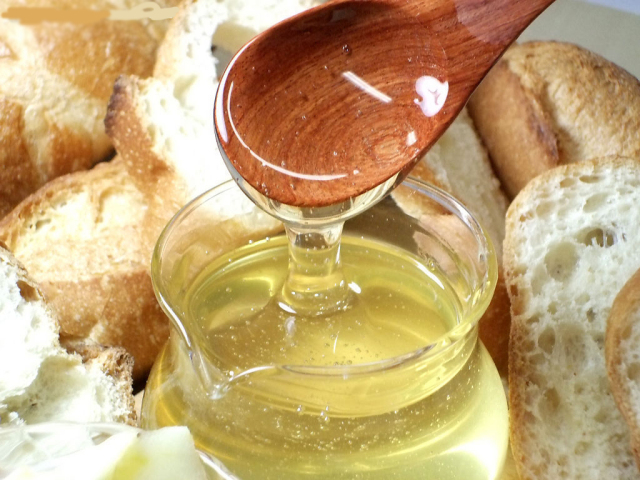 野生的蜂蜜有哪些特點(野生蜂蜜以及野蜂蜜的作用與功效介紹) 野生的蜂蜜有哪些特點(野生蜂蜜以及野蜂蜜的作用與功效介紹)