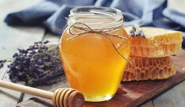 蜜蜂反復(fù)逃跑是蜂王不在嗎（蜜蜂一逃再逃，原因無非3個）