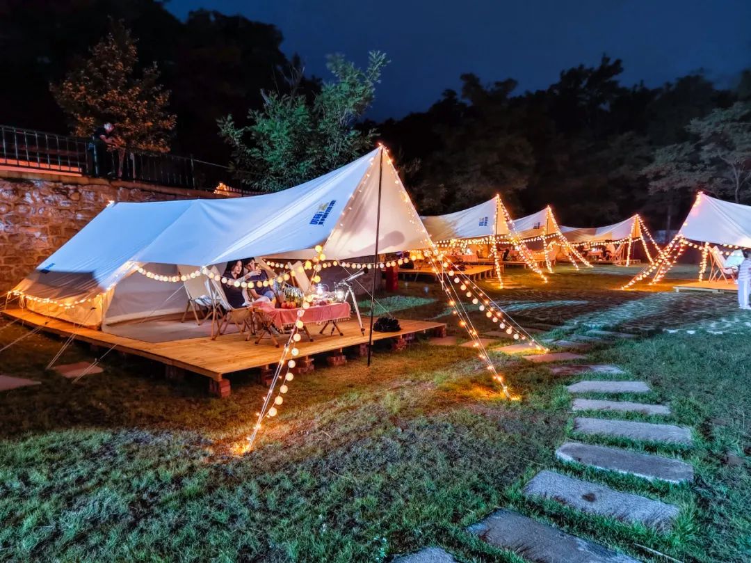 國(guó)內(nèi)有哪些海邊可以露營(yíng)看星星的地方推薦 有篝火、有星空!山東私藏的這些自駕露營(yíng)地景美人少,現(xiàn)在就出發(fā)!