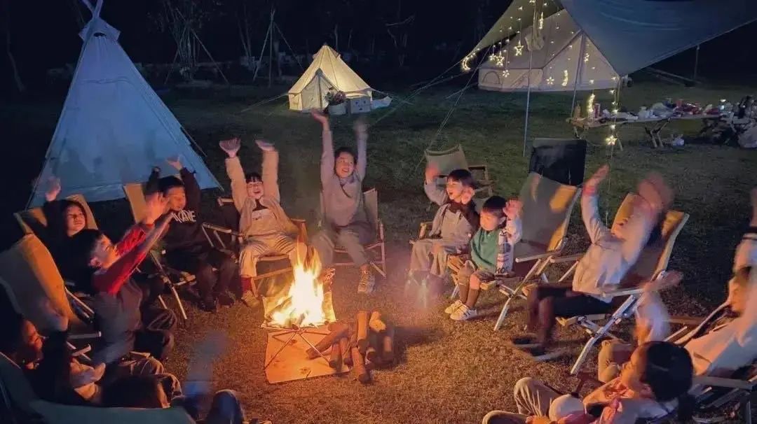 國(guó)內(nèi)有哪些海邊可以露營(yíng)看星星的地方推薦 有篝火、有星空!山東私藏的這些自駕露營(yíng)地景美人少,現(xiàn)在就出發(fā)!