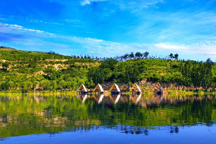 國(guó)內(nèi)有哪些海邊可以露營(yíng)看星星的地方推薦 有篝火、有星空!山東私藏的這些自駕露營(yíng)地景美人少,現(xiàn)在就出發(fā)!