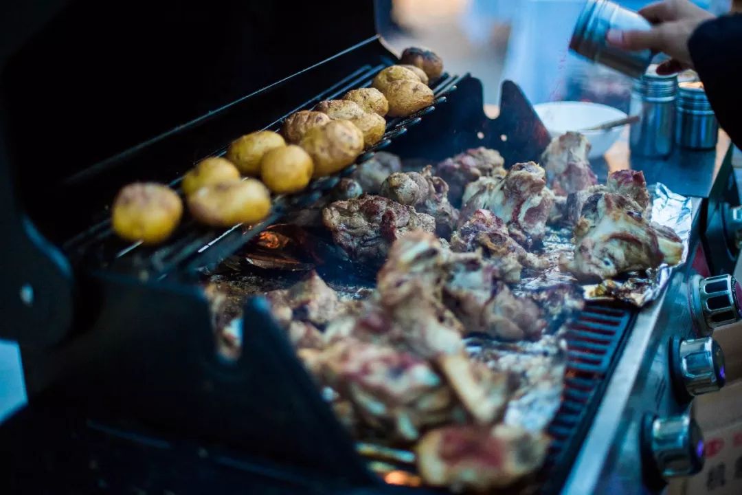 國(guó)內(nèi)有哪些海邊可以露營(yíng)看星星的地方推薦 有篝火、有星空!山東私藏的這些自駕露營(yíng)地景美人少,現(xiàn)在就出發(fā)!