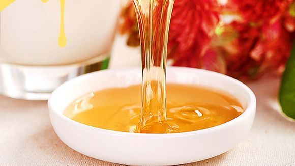 市面上的蜂蜜和純蜂蜜喝起來有什么區(qū)別(蜂蜜制品和真正純蜂蜜的區(qū)別) 市面上的蜂蜜和純蜂蜜喝起來有什么區(qū)別(蜂蜜制品和真正純蜂蜜的區(qū)別)