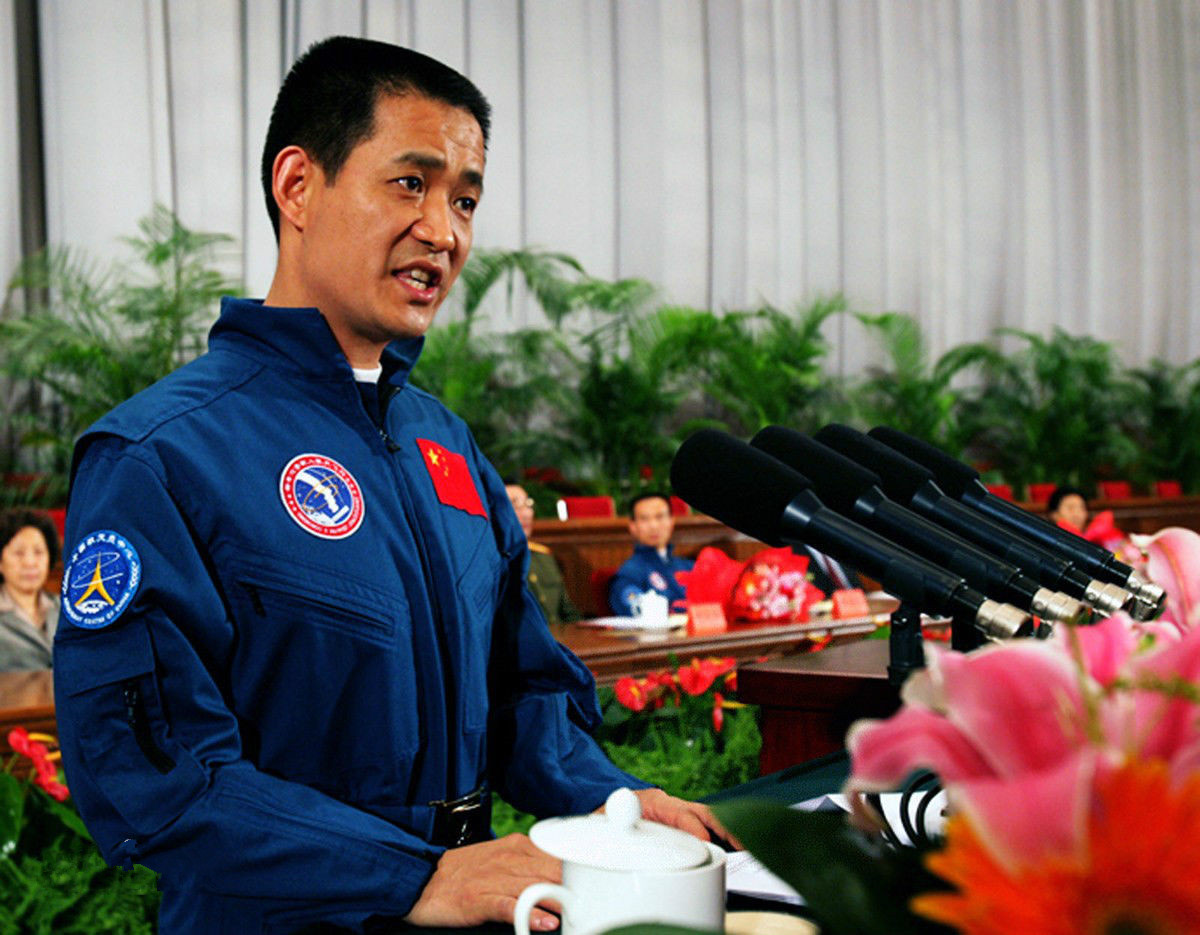 神舟十二號(hào)返回 神舟十二號(hào)平安歸來(lái)!著陸出艙后,3名航天員為啥要躺在椅子上?