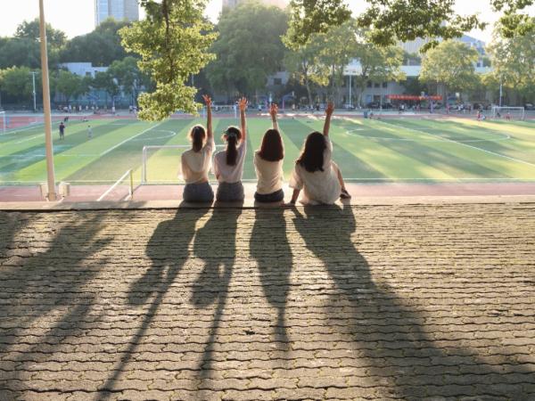 高中同班，大學同寢，緣分啊