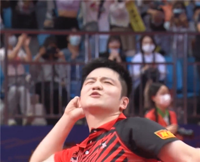 鄧亞萍批評奏效！樊振東開竅逆轉奪冠，原來擊敗馬龍靠的就這兩招