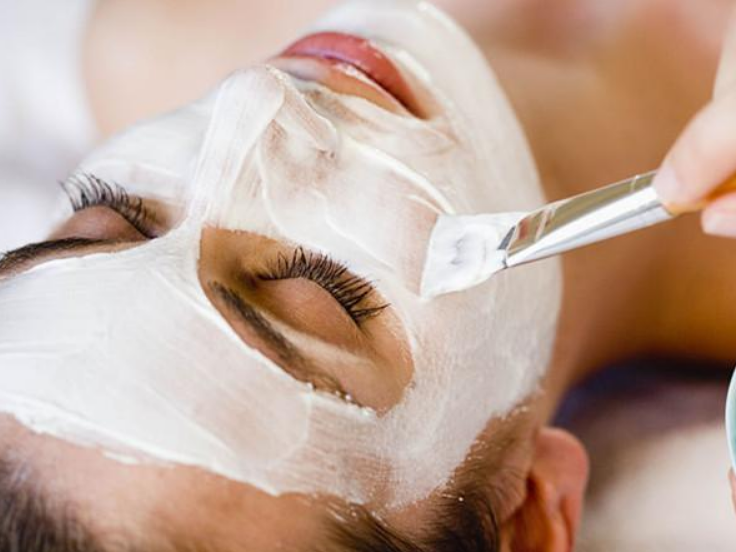 蜂蜜面膜怎么做最補(bǔ)水（蜂蜜怎么做面膜可以祛斑美白補(bǔ)水）