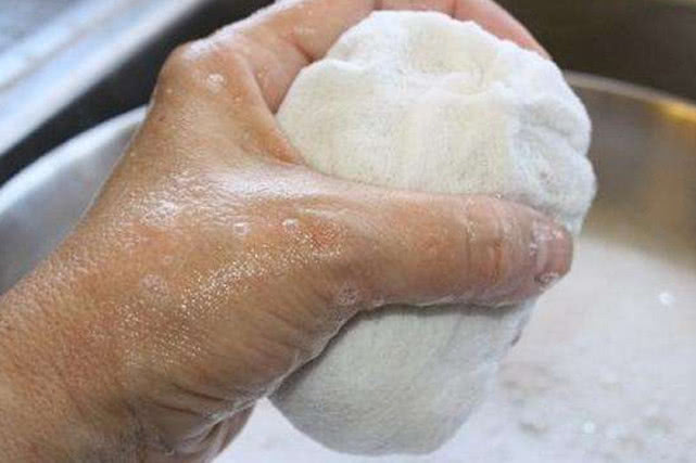 馬蜂蟄了腫了涂什么藥處理?(什么藥消腫止癢效果好) 馬蜂蟄了腫了涂什么藥處理?(什么藥消腫止癢效果好)