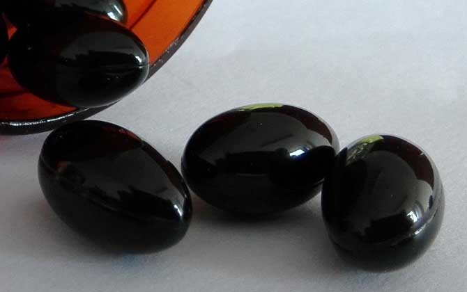 蜂膠軟膠囊的作用與功效是什么？不但能增強免疫，還能降脂降壓！