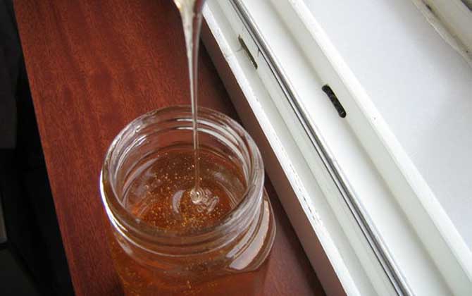 女性千萬不要亂吃蜂蜜，不但要注意禁忌人群，喝法也必須要正確！