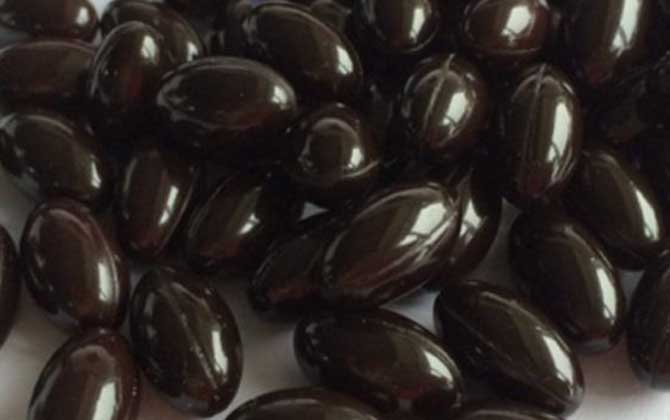 女性經(jīng)常吃蜂膠的害處，容易發(fā)生過(guò)敏，還可能引起內(nèi)分泌失調(diào)！