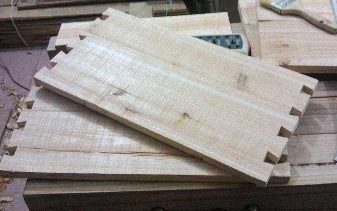 蜂箱用什么木材做最好？